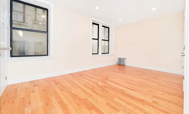 Rented by A&E Real Estate Management | media 7