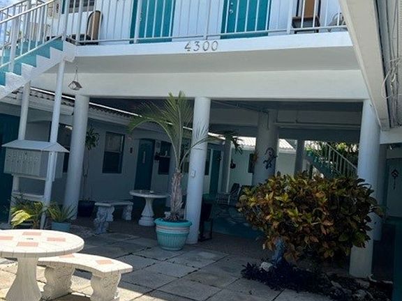 4th image of 4246-4300 Seagrape Dr #10241524