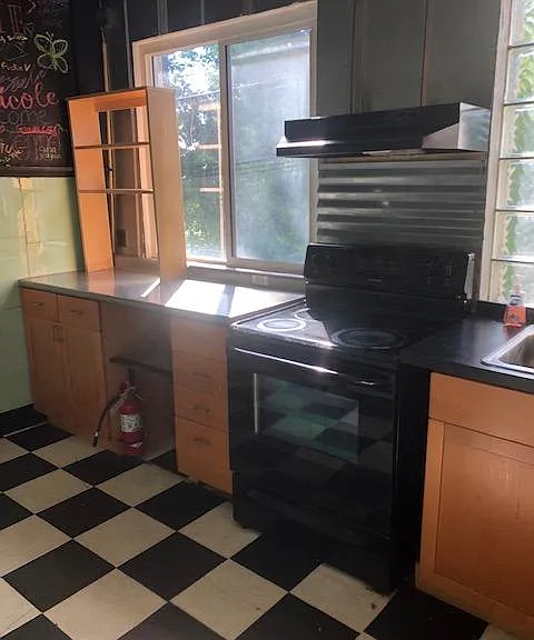 820 Vine St — Photo 3