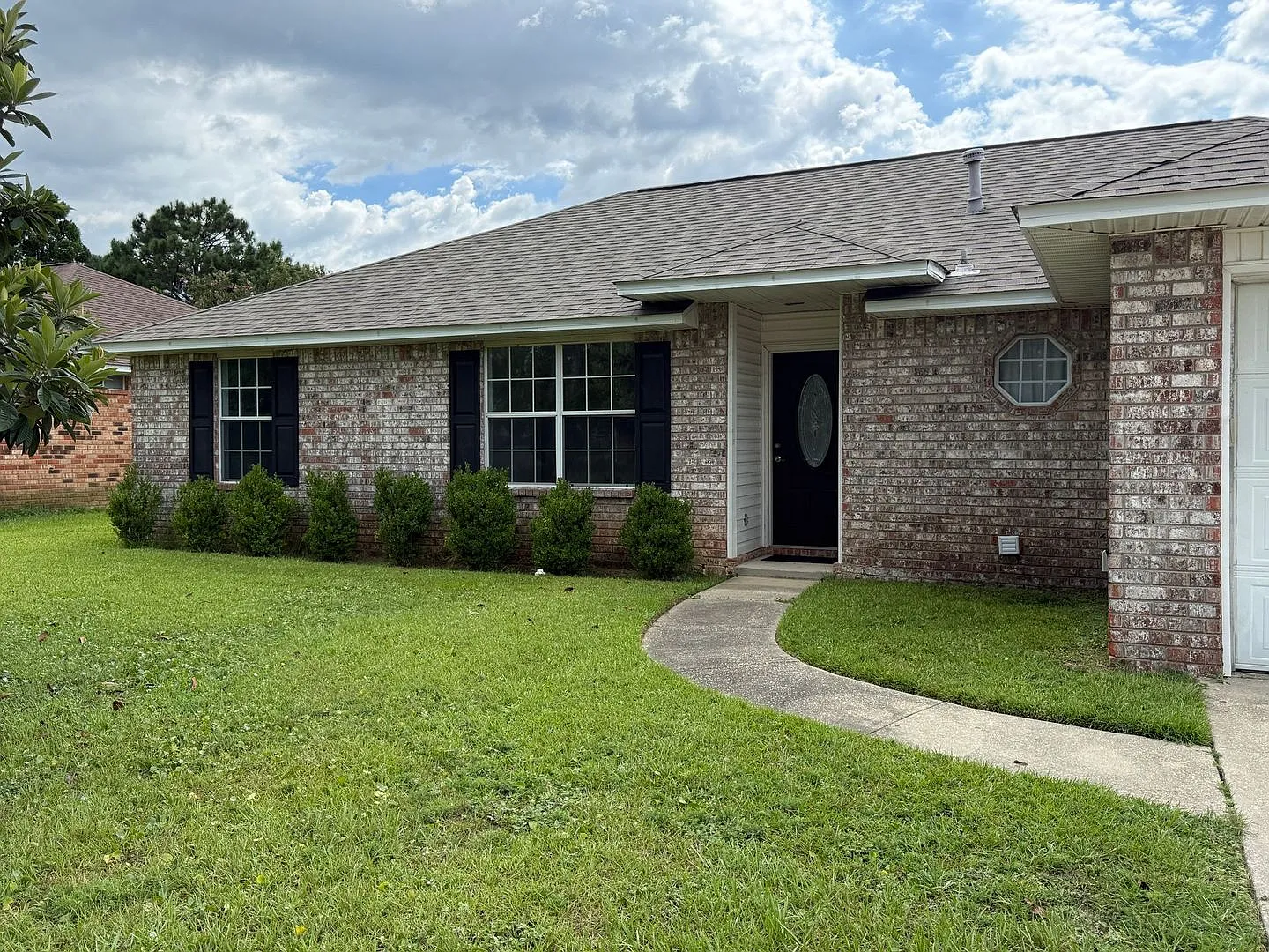 Pensacola - Coral Creek - 3 bedroom, 2 bathroom w lawn care — Photo 2