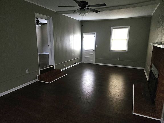 3rd image of 831 Siloam Rd