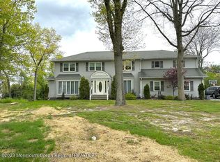 16 Woods Rd, West Long Branch, NJ 07764