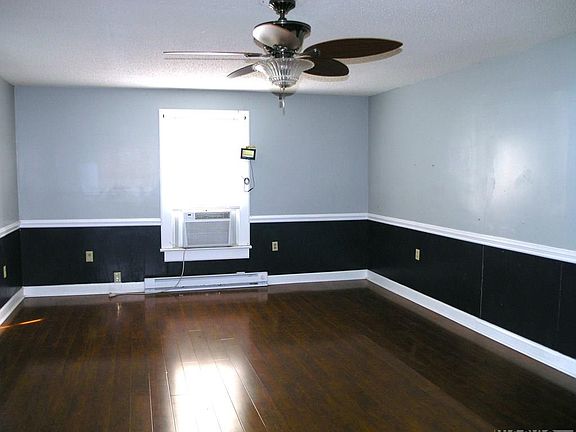3rd image of 913 Nashville Rd