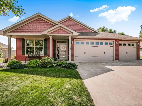 7004 Northwood Ln, Saint Cloud, MN 56303