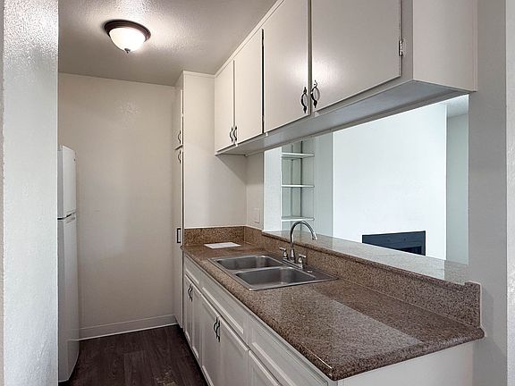 4th image of 3815 Marlborough Ave APT 6
