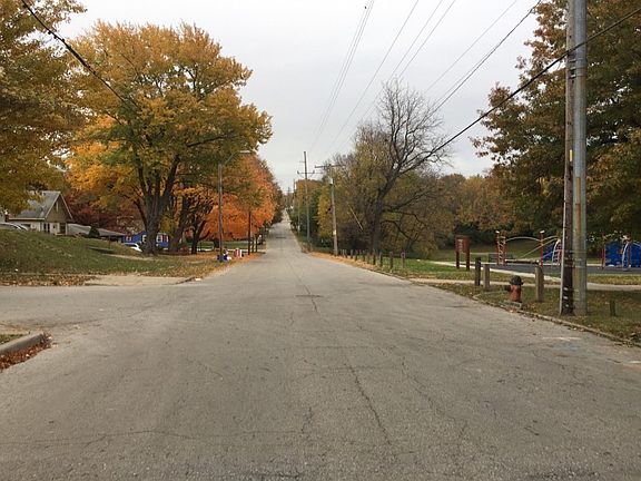 4th image of 8416 Independence Ave
