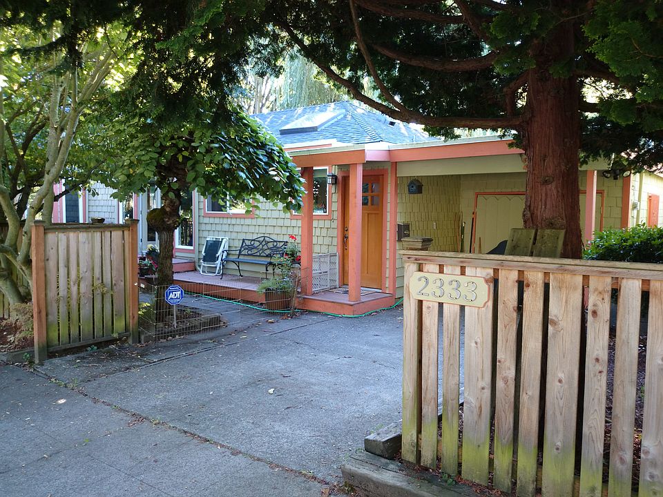 2nd image of 2333 30th Ave S