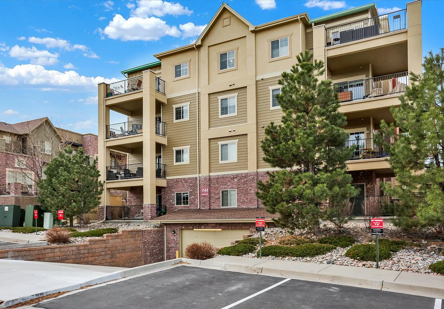2 bed, 1.0 bath, 710 sqft, $1,950 — Photo 3