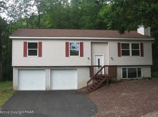 2200 Lancaster Dr E, Bushkill, PA 18324