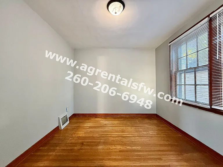 1015 Irene Ave — Photo 8