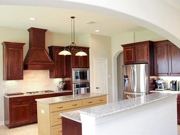 5th image of 390 Hyland Ln