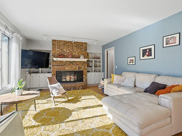 10427 Brown Farm Cir — Photo 25