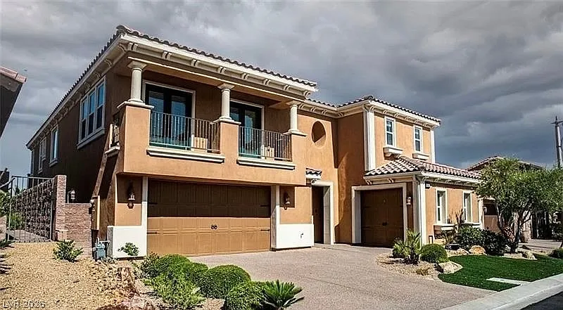 55 Contrada Fiore Dr