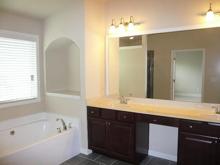 780 Duberry St — Photo 12