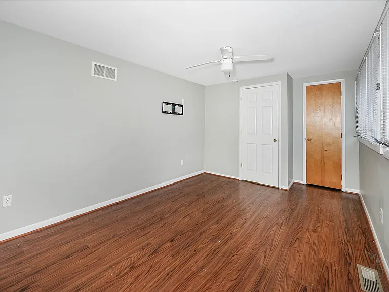 8 Foxtail Ct — Photo 26