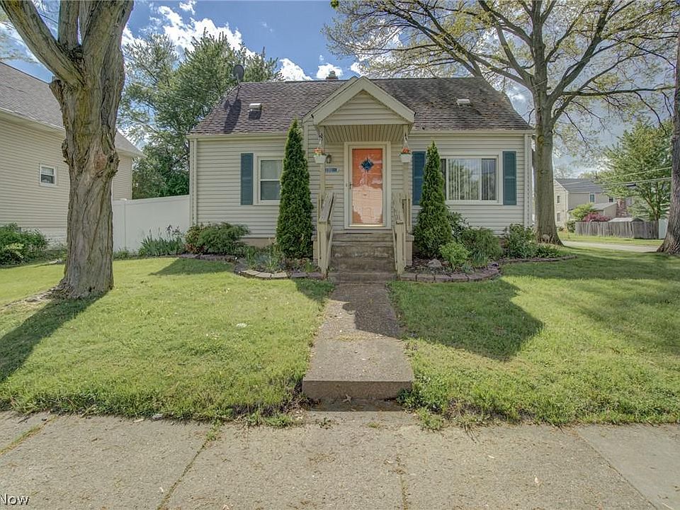 1st image of 2392 11th St