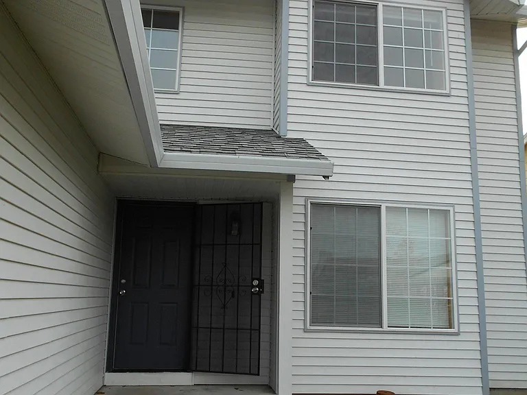 21614 Jay St — Photo 2