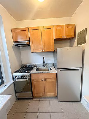 1st image of 30 Park Ter E APT 1E
