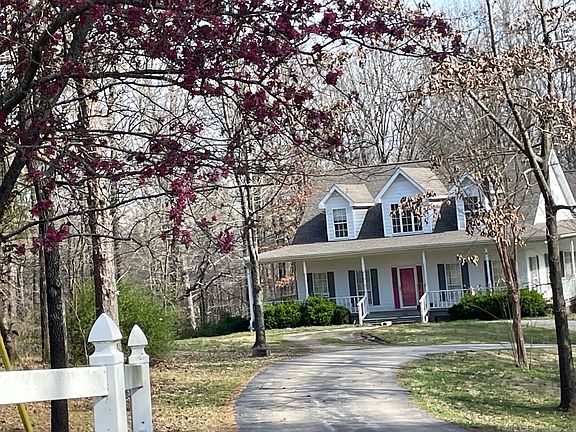 3rd image of 315 Mountain Home Rd