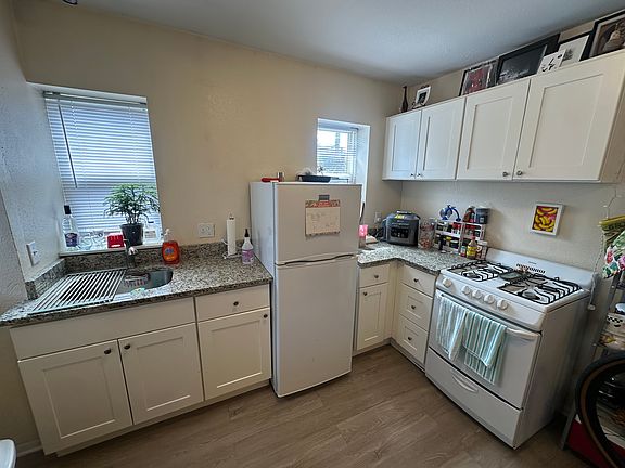 2nd image of 719 E Pleasant St APT 12