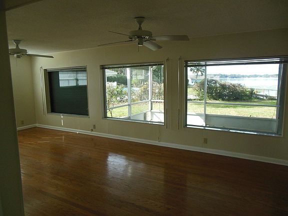 4th image of 4262 Tidewater Dr