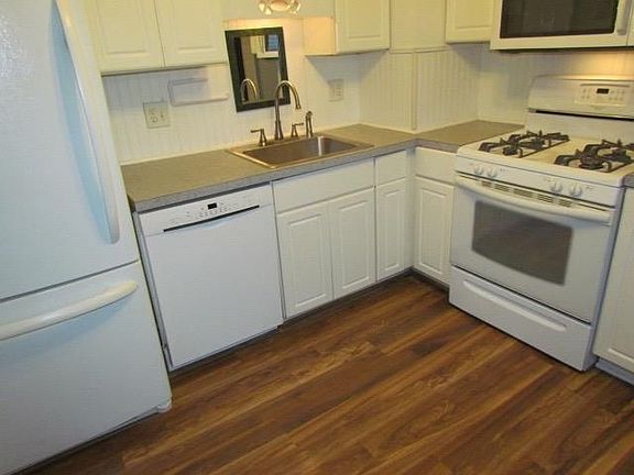 5th image of 625 Bagley Ave