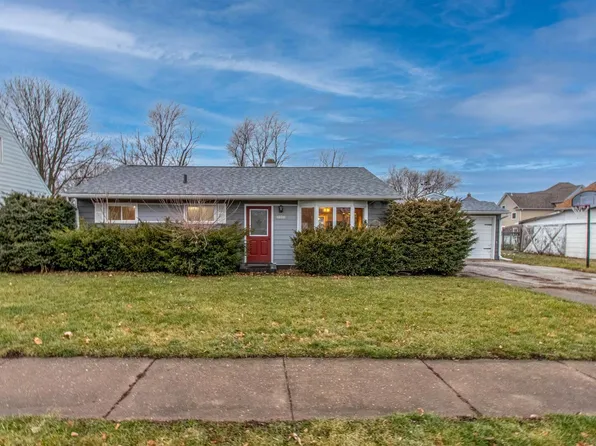 1208 10th St, Orion, IL 61273