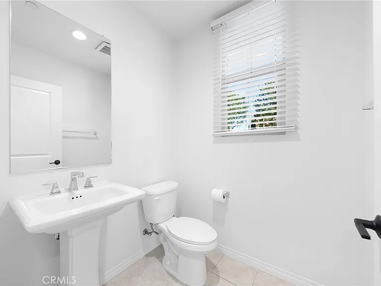 117 Henson — Photo 20