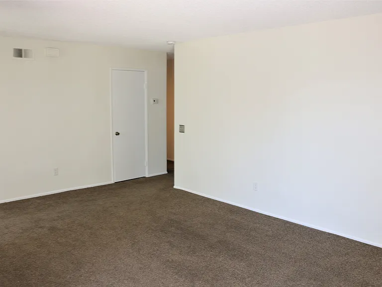 1436 Darwin Dr — Photo 6