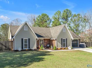 102 Onyx Ct, Huntsville, AL 35810