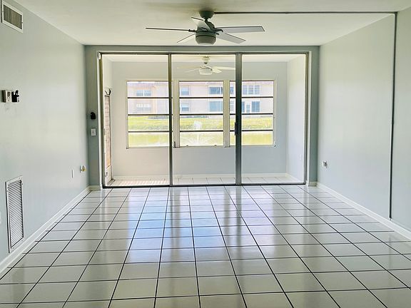 Entry facing lanai & your 'back yard'.