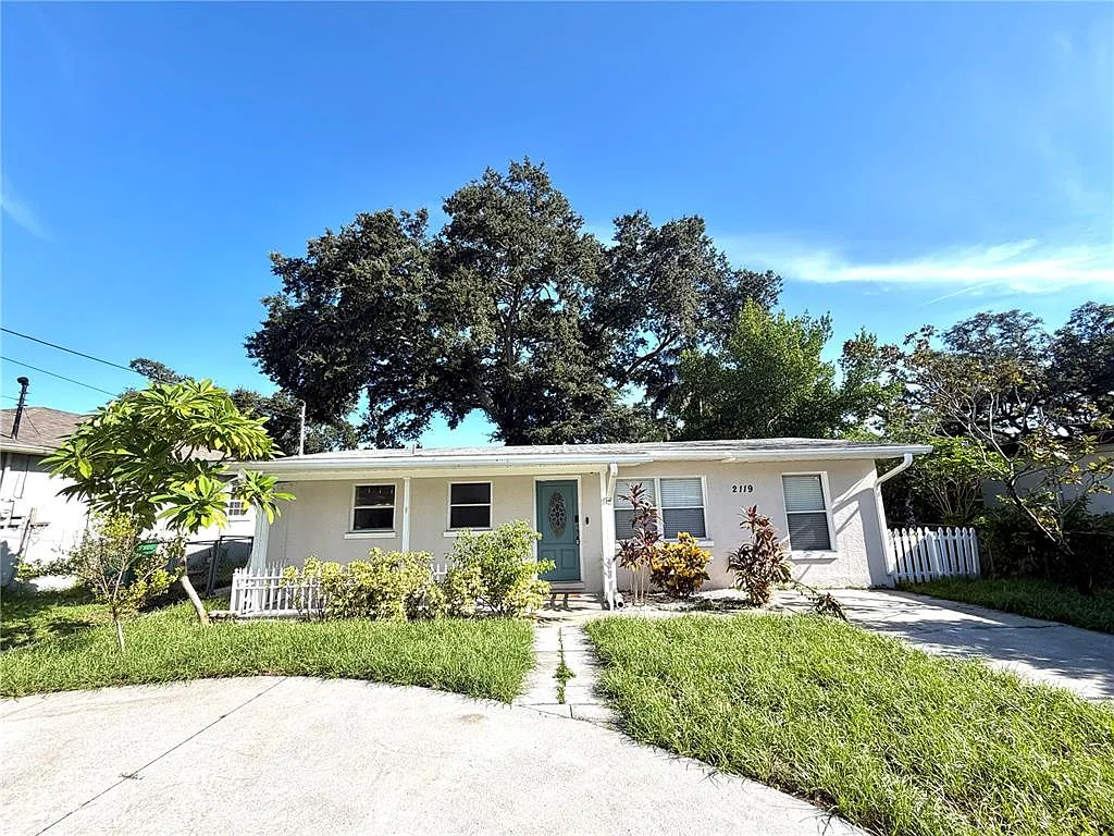3 bed, 2.0 bath, 1388 sqft, $2,600 — Photo 4
