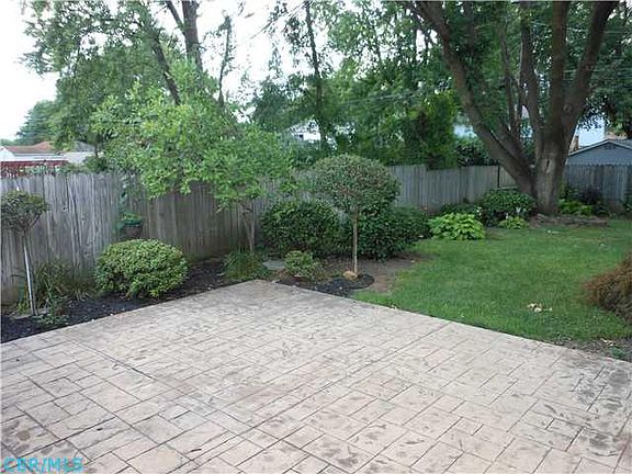 2nd image of 4960 Carbondale Dr