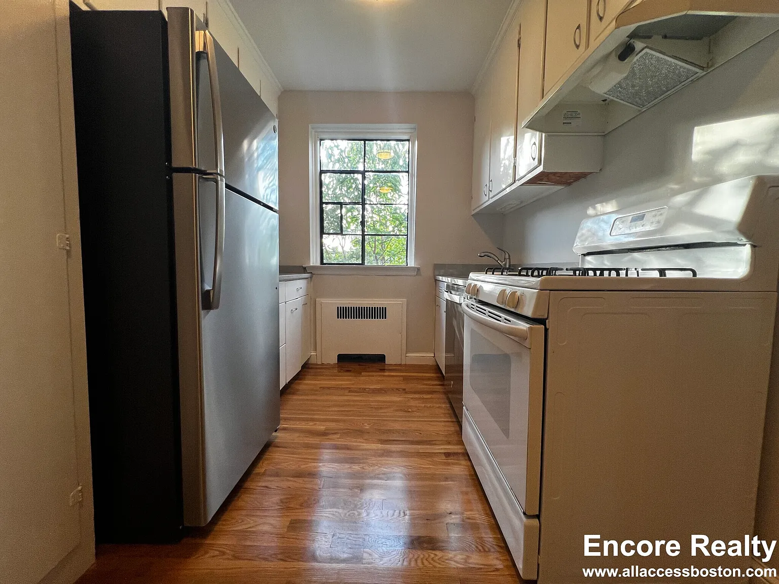 2 bed, 830 sqft, $3,900 — Photo 4