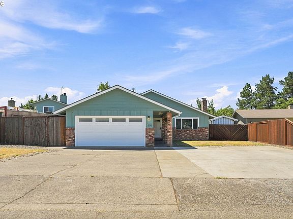 2nd image of 305 Meadow Ln
