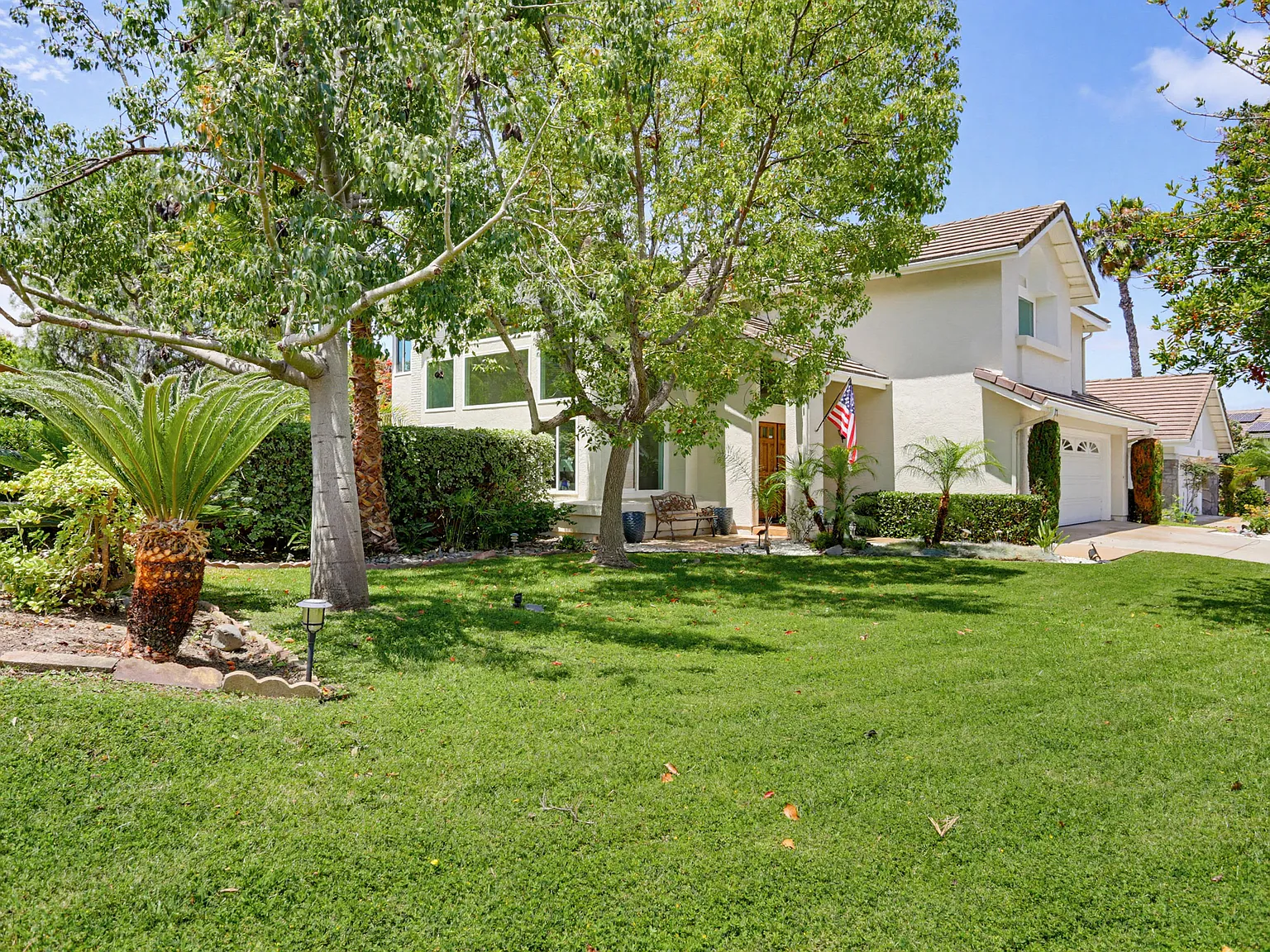 4 bed, 2622 sqft, $4,800 — Photo 3