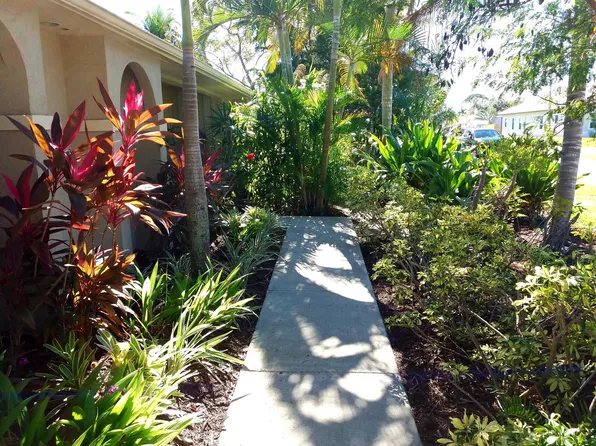 701 103rd Ave N, Naples, FL 34108