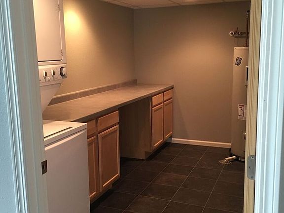 4th image of 2530 17th Ave S #15