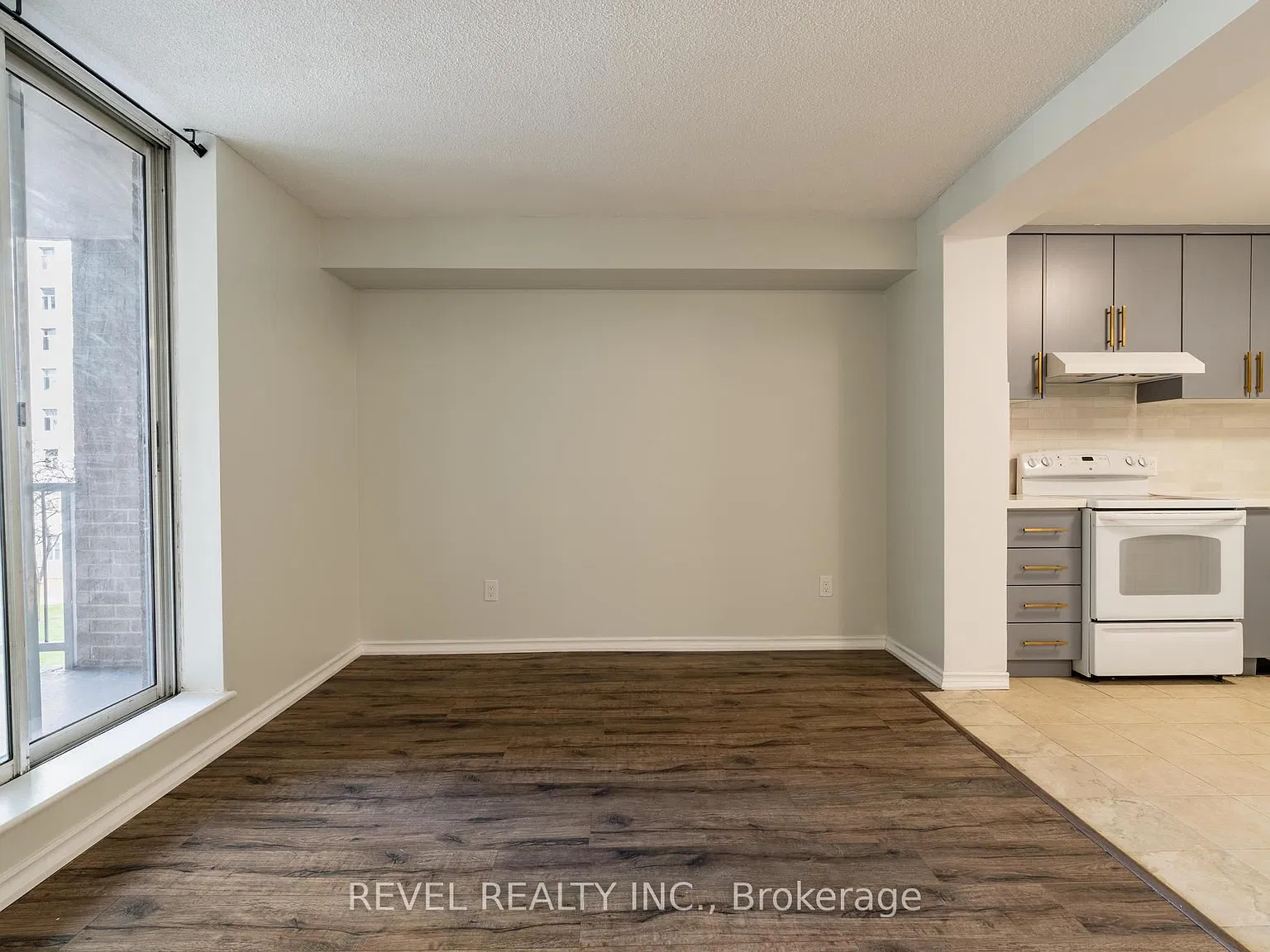 2 bed, $2,600 — Photo 4