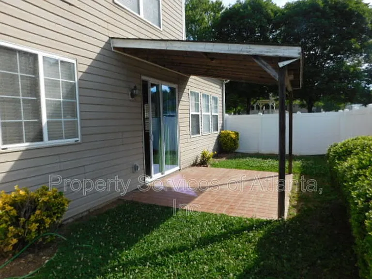 311 Windcroft Cir NW — Photo 22