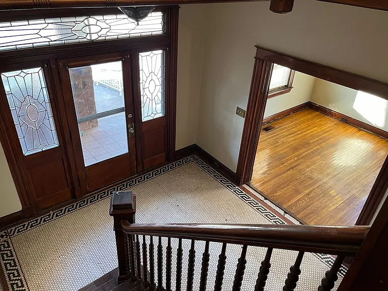 2102 Maryland Ave — Photo 14
