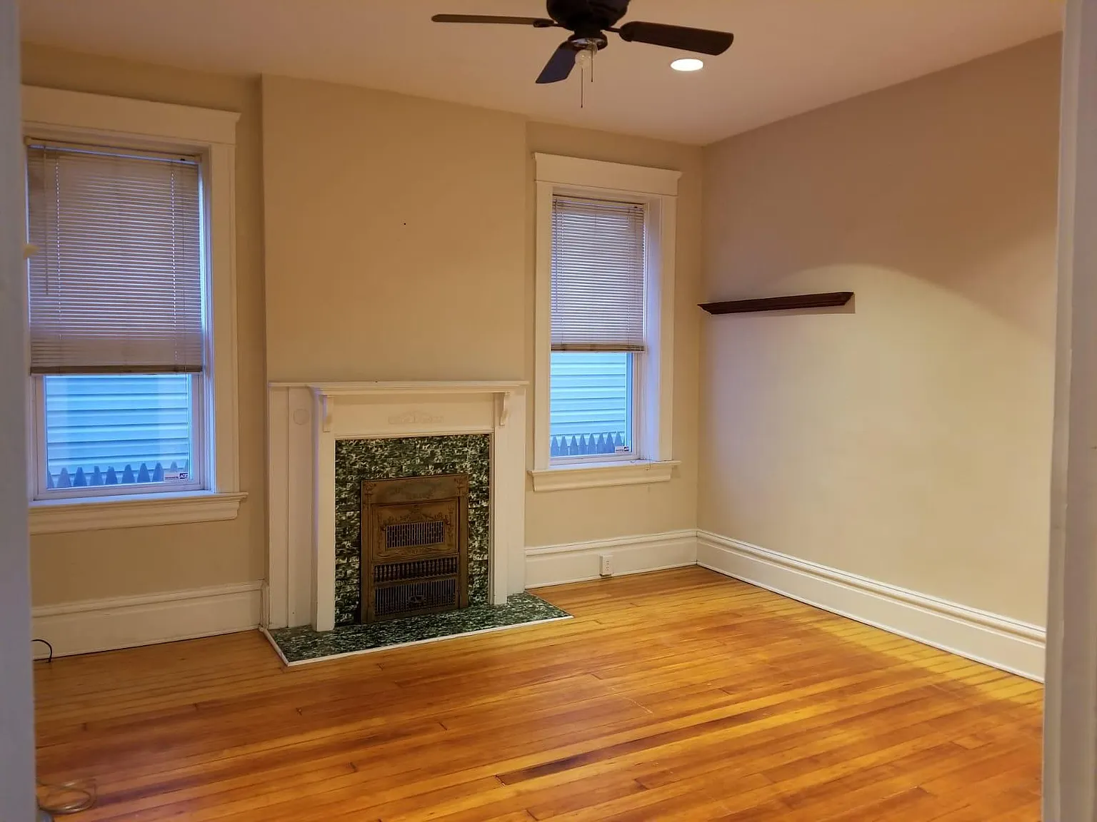 3 bed, 1200 sqft, $1,650 — Photo 3