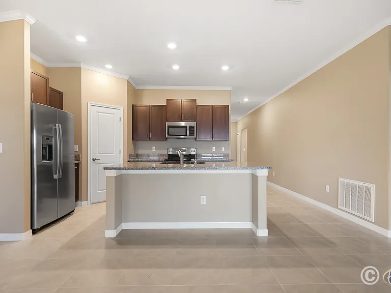15430 Miller Creek Dr — Photo 7