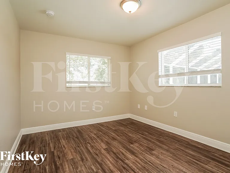4129 Jacaranda Pkwy W — Photo 12