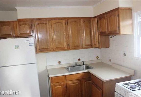 2nd image of 11430 204th St