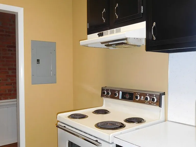 140 Snider Ave — Photo 8