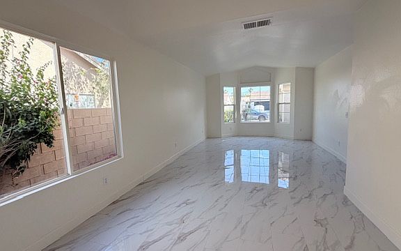 3rd image of 69782 Northhampton Ave