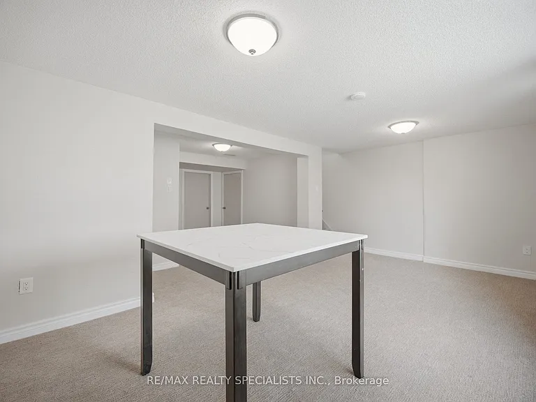 701 Burnhamthorpe Rd #106 — Photo 40
