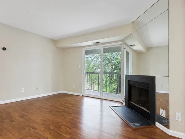 5800 Orchard Hill Ct, Clifton, VA 20124