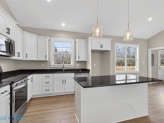 2nd image of 2884 Black Stump Rd